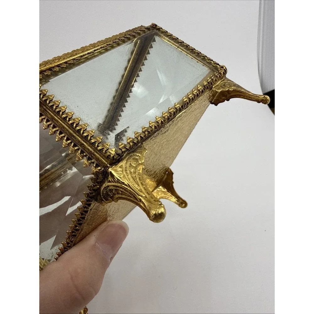 Vtg StyleBuilt Jewelry Box With Beveled Glass Diamond Shape‎ Pedestal